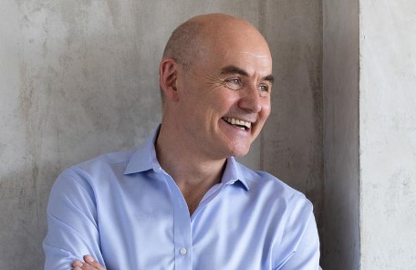 Paul Harris plastic surgeons in the UK