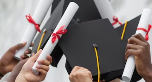 students graduating in private universities in the uk