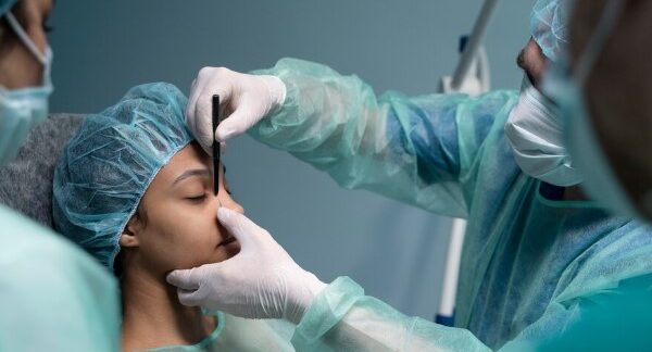 Top 10 best blepharoplasty surgeons in the UK