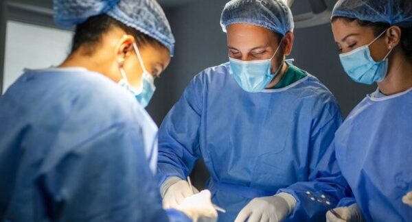 Top 10 best thoracic surgeons in the UK