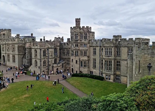 Warwick Castle places of ancient architecture in the UK