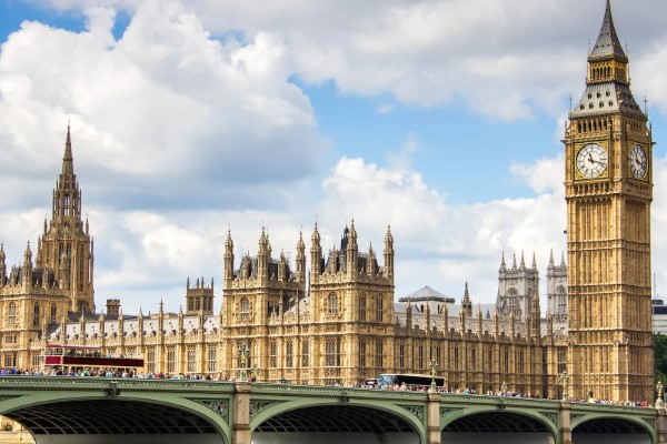 Big Ben and Houses of Parliament tourist attractions in the uk