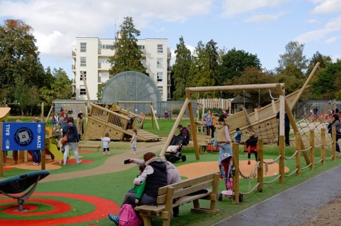 Pittville Park playgrounds for children in the UK