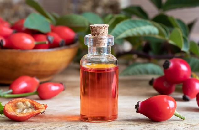 Rosehip Oil natural ingredients in the UK